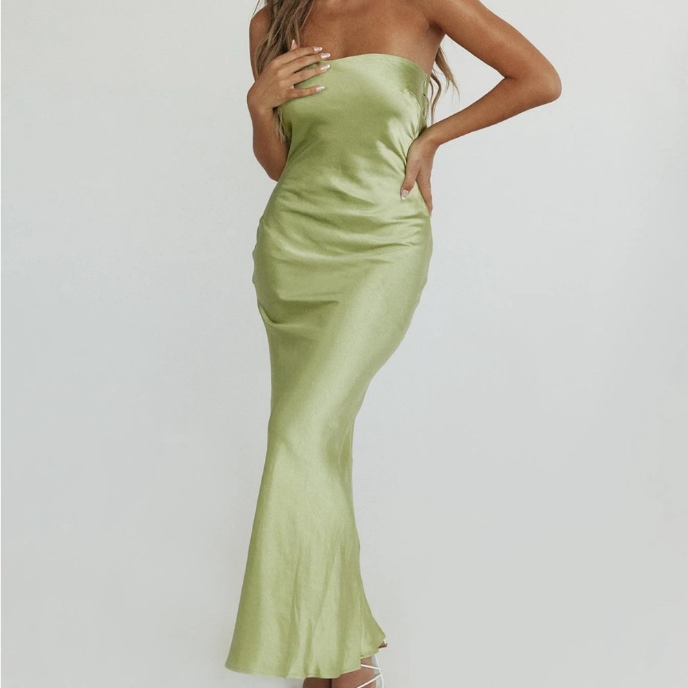 Princess Polly Strapless Light Green Dress

Haley Maxi Dress Green
